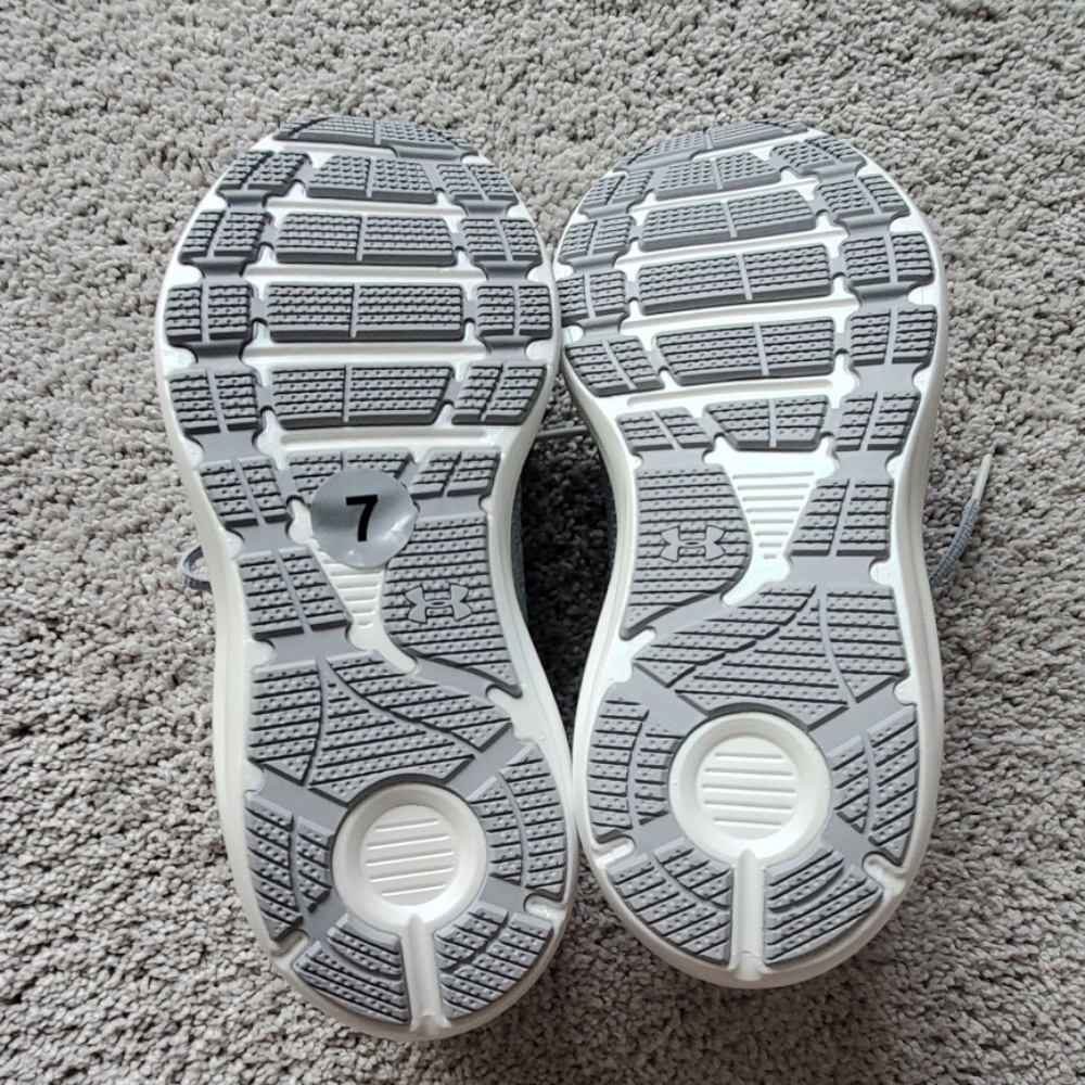 UNDER ARMOUR LIQUIFY SHOES - Picture 3 of 7